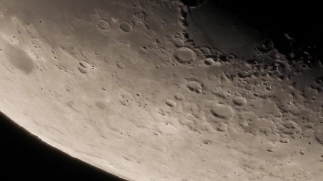 Меркурий, Венера и Луна - триада в одну линию на небосводе в 125-кратном увеличении 11 ноября 2020 смотреть онлайн