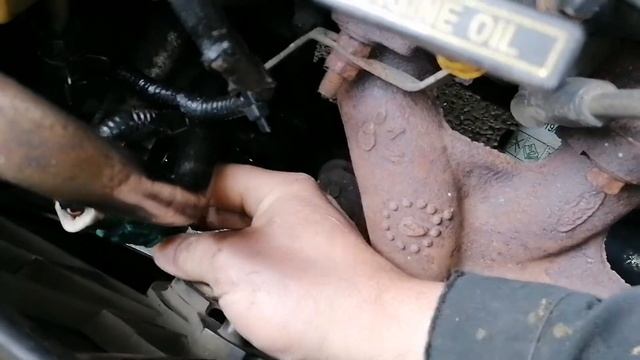 Стал пропускать компрессор на кондиционера, ищем резинки. смотреть онлайн