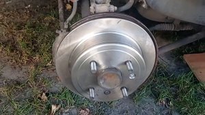 Замена колодок ручного тормоза часть 3