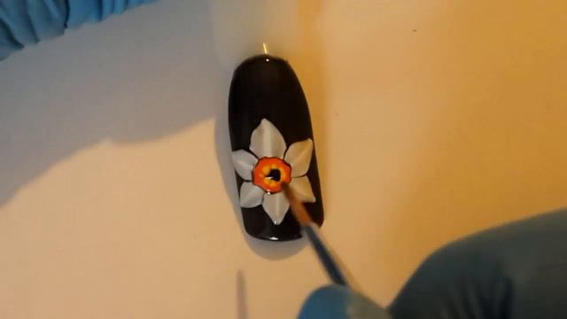 Нарцисс. Цветы на ногтях. Матовый дизайн ногтей смотреть онлайн