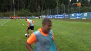 Видео дня! Веселая эстафета с мячами на сборах в Фельдене