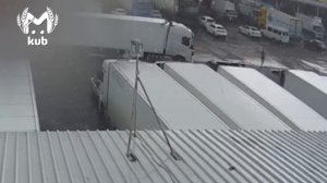 В МУЖЧИНУ УДАРИЛА МОЛНИЯ.  Погиб на месте!