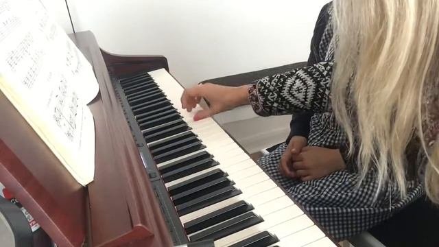 Первые уроки фортепиано для малышей