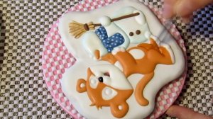 Пряник Тигренок со снеговиком. Роспись пряников. Заливка глазурью и роспись кистью. Новогодняя сери