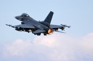 Путин: Россия будет уничтожать переданные Украине F-16 / События на ТВЦ