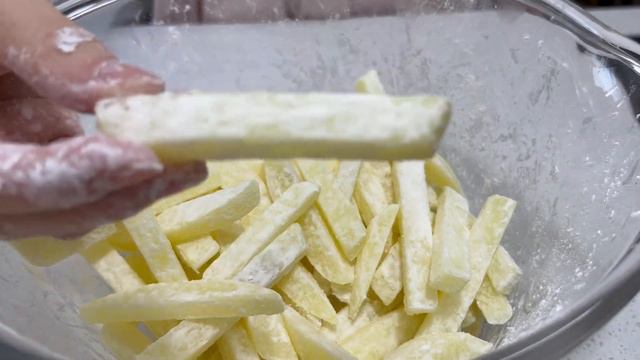 Why are your french fries not crispy? смотреть онлайн