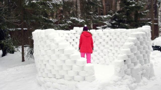 СТРОИМ МЕГА ФОРТ ИЗ СНЕГА DIY 500 ТАЗОВ ЧЕЛЕНДЖ СНЕЖНАЯ КРЕПОСТЬ ДОМ ИЗ СНЕГА | Elli Di