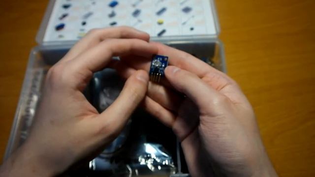 Unboxing Arduino Starter Kit \ Распаковка и обзор набора Ардуино для начинающих