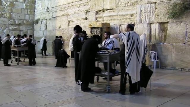 У стены плача в Иерусалиме смотреть онлайн