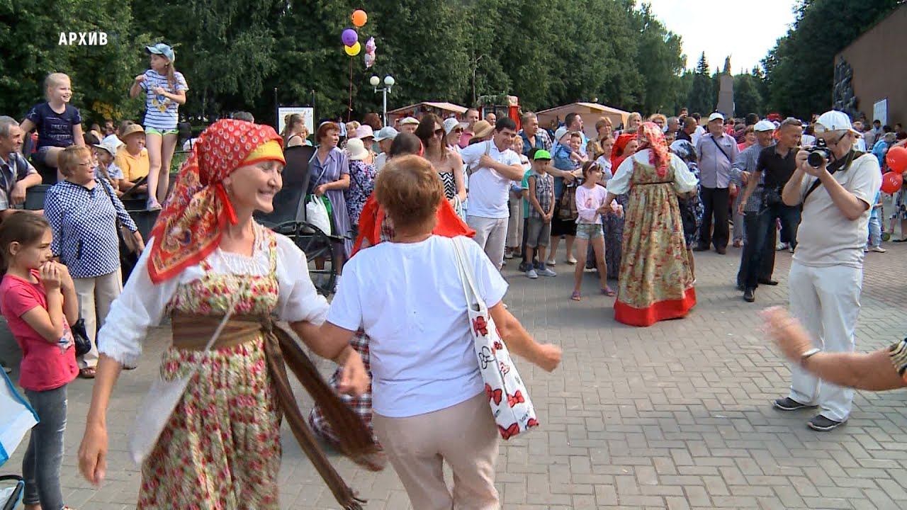 День города чебоксары 2024. С днем города. День города Чебоксары. Хоровод в городе. Массовые гуляния.