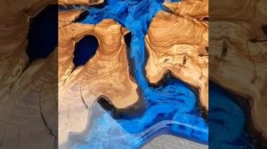 Стол из слэба и эпоксидной смолы