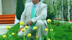 "Всё то, что в жизни происходит с нами мы как-то странно делим попалам"...Стихи