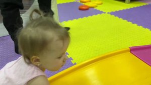 Маргарита и Милана в игродоме, игровой центр, детский центр, детская площадка