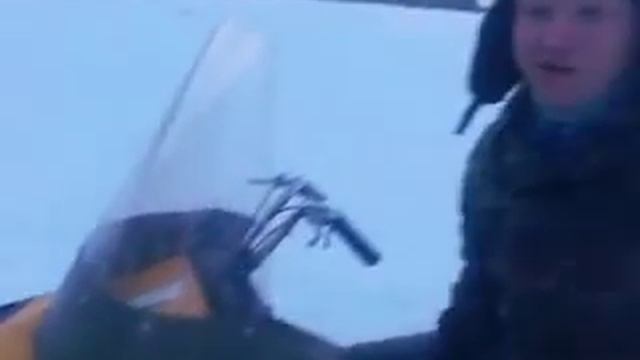 Снегоход буран, через ручей смотреть онлайн