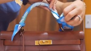 Hermes Kelly bag with Twilly wrap | How to add Twilly to Hermes Kelly