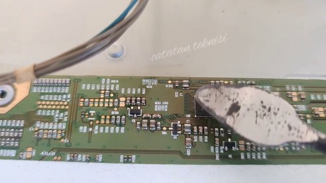 memperbaiki layar monitor LG IPS Full HD | frameless | 24mp88hm | bergaris, gambar macet-macet смотреть онлайн