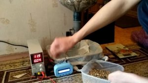 Автоматическая кормушка курам