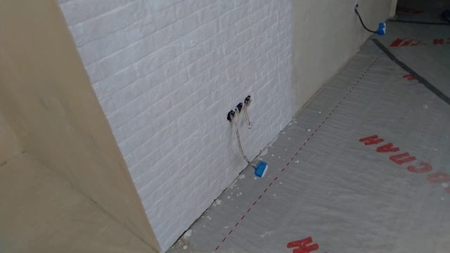 Покрасил кладку из декоративного кирпича в спальне в белый цвет смотреть онлайн