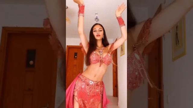 Balance Belly dance?? #танцы #dance #bellydance #восточныетанцы #танецживота #orientaldance #trend