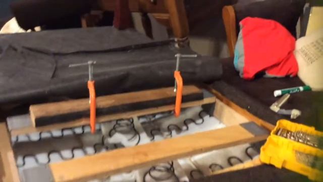 Couch Repair смотреть онлайн