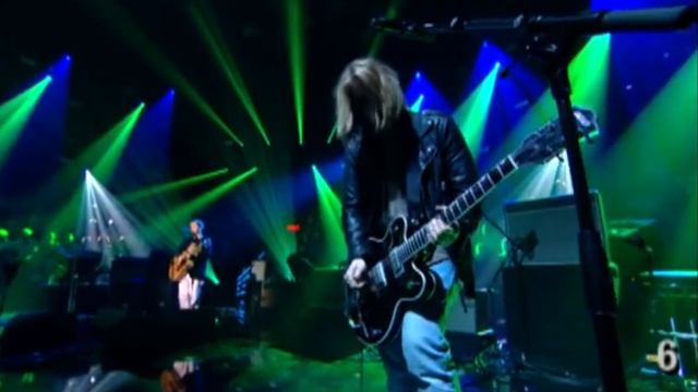 Nothing But Thieves performing Pixies’ "Where Is My Mind" on Taratata