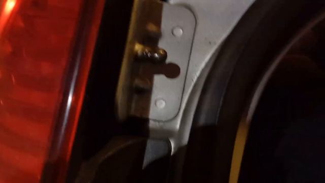 Замена газових амортизаторов крышки багажника Ford Fusion смотреть онлайн