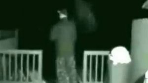 Мужик пердит на морозе