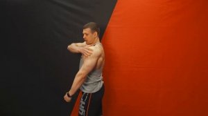 Проходка фермера с гантелями в руках