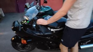 Для Авито. Kawasaki zzr 1100.