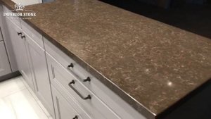 П-образная столешница на кухню и фартук из кварца TechniStone Athos Brown Noble Collection
