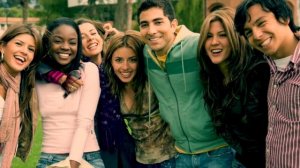 Где мы видим себя настоящими на фото или в зеркале?