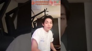 Озвучка Зозя ?LIVE 06.10.2023 ТЭХЕН ВИ СЛУШАЕТ 3D ЧОНГУКА ЭФИР #bts  taehyung V ПЕРЕВОД НА РУССКОМ