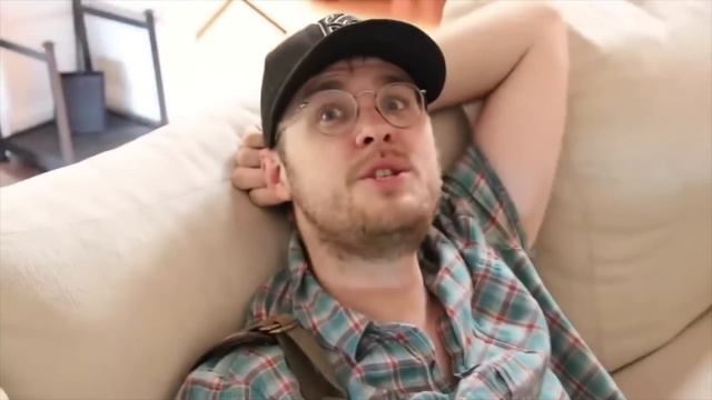 EXPOSING MY SECRET CAMERAMAN! смотреть онлайн