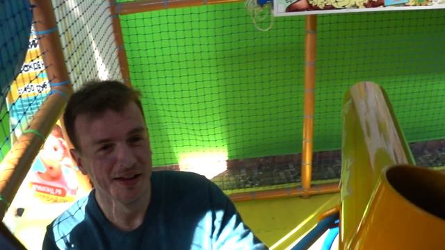 Развлечения для детей Детская игровая комната/Entertainment for children смотреть онлайн