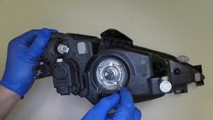 How to Replace the headlight bulbs on a Peugeot 206 2002 to 2009