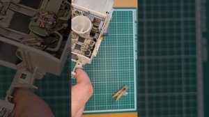 №88 Тайфун ВДВ Звезда 1/35 сборка.mp4