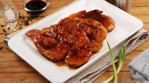 Яркие нотки азиатской кухни.
ОТБИВНЫЕ В МЕДОВО-СОЕВОМ СОУСЕ