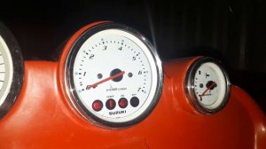 Показания моточасов на  лодочном моторе Suzuki