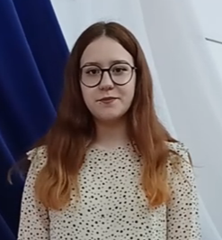 Роберт Рождественский "Баллада о зенитчицах" - читает Агишева Элина