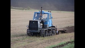 HTZ T-150 plowing /// Трактор T-150 с плугом