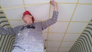 Необычное решение для обычной потолочной плитки