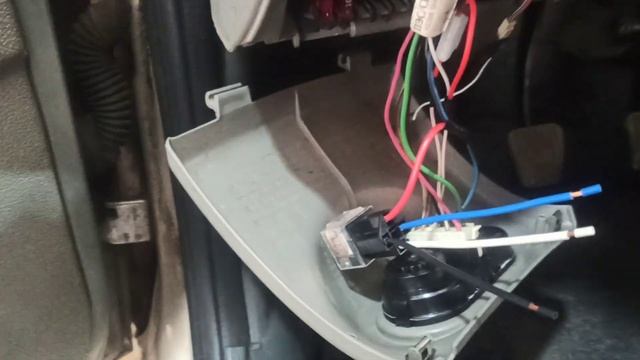 Всем Лада калина, до 2013 года выпуска, рекомендую смотреть онлайн