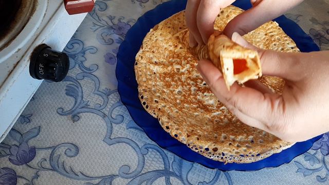 БЛИНЧИКИ С КРАСНОЙ ИКРОЙ