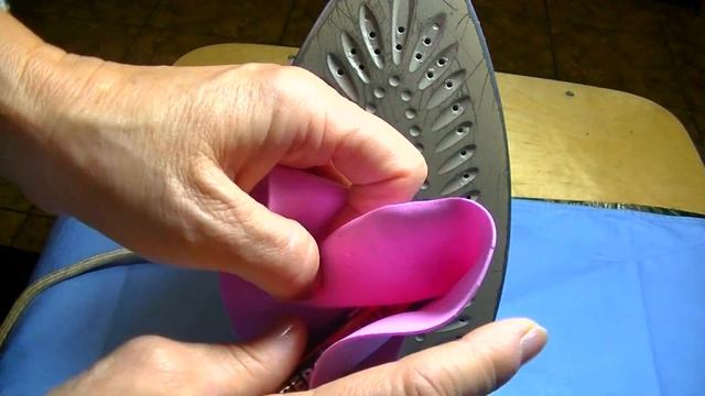 КАК СДЕЛАТЬ ТАКИЕ ЦВЕТЫ ИЗ ФОАМИРАНА И УТЮГА))