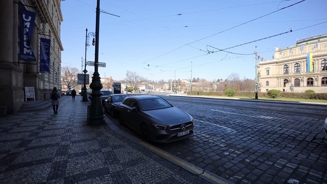 В Прагу на Тесле. Чешский Трдельник-Трдло Прогулка по старому городу Путешествие на электромобиле #