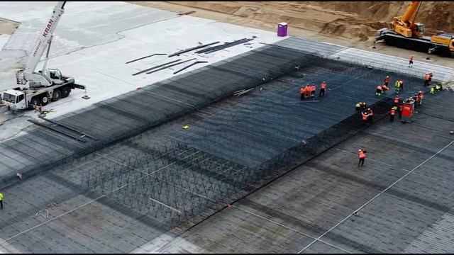 What Attracts Daimler's Top Managers To Tesla Giga Berlin смотреть онлайн