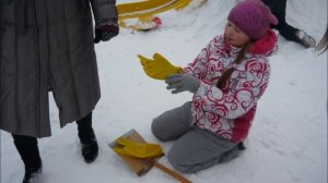 Помощники Бефаны - как мы строили лошадь из снега