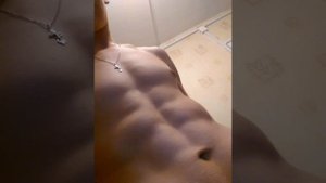 урчание в животе накаченного парня без футболки) | abs shirtless male stomach growl