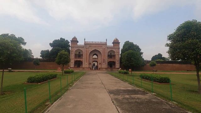 What Is The Baby Taj Mahal Like?? | Agra India ??