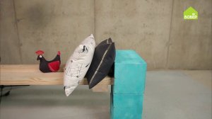 Уличная скамейка из бетонных блоков